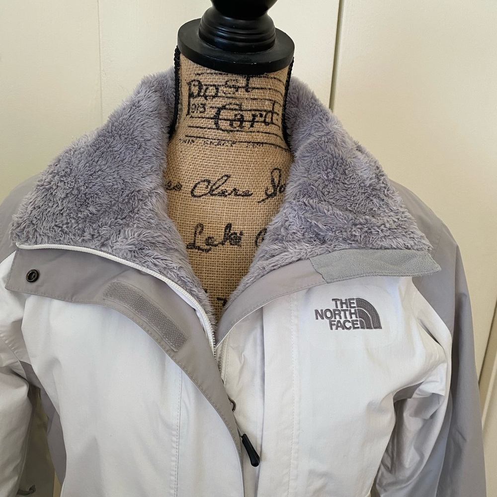 The North Face Women's White & Light Gray Ski Jacket with Removable Hood - Picture 5 of 16